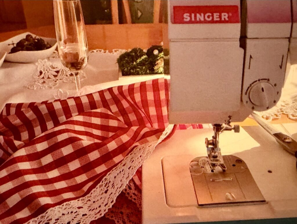 Handarbeit an der Nähmaschine